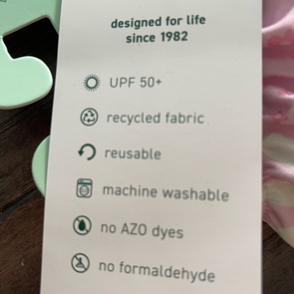 Green Sprouts Girls all-in-one swim diaper
no other diaper/swimsuit needed 6 mon - Picture 7 of 8